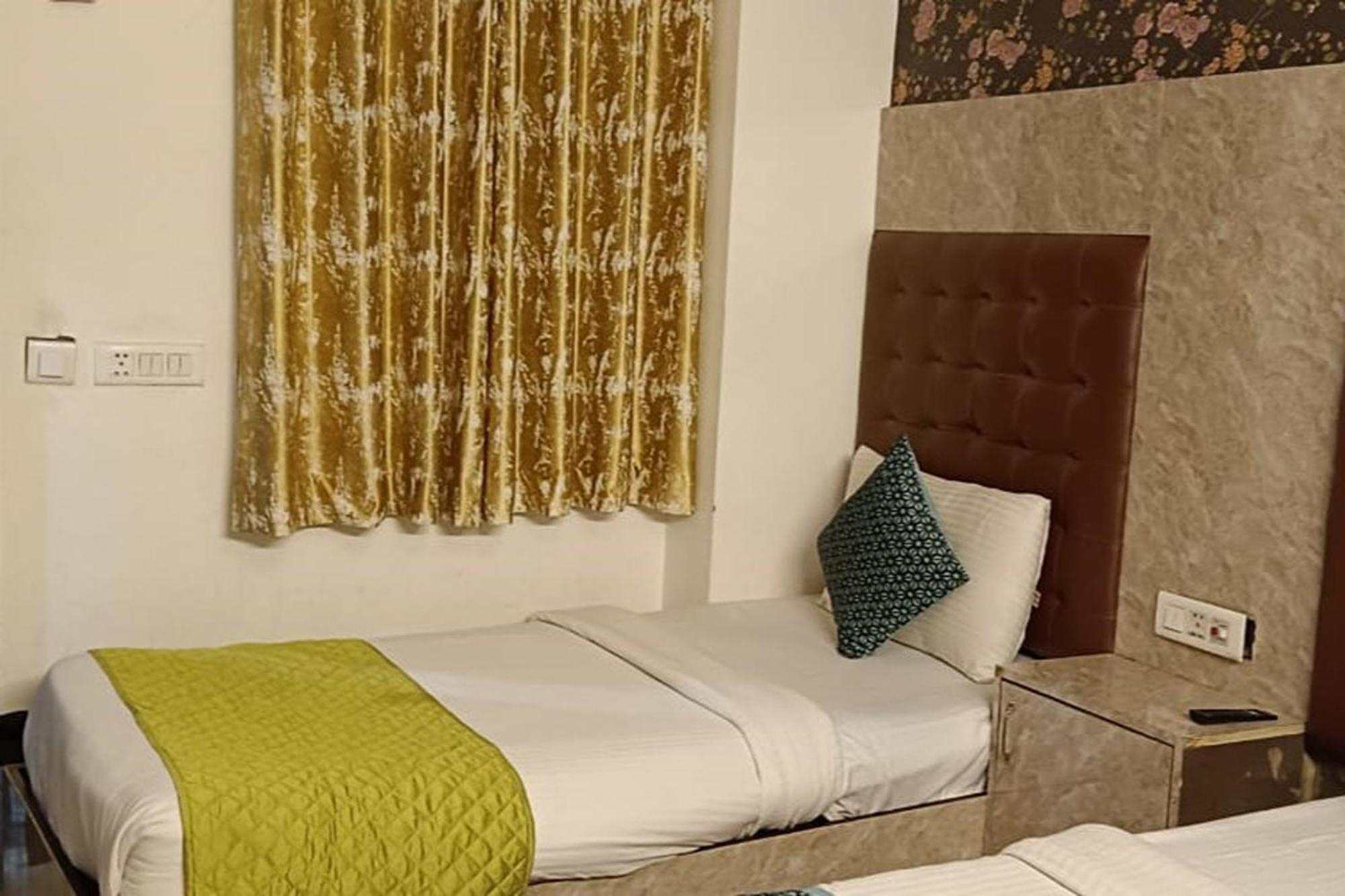 Sky View Homestay New Delhi